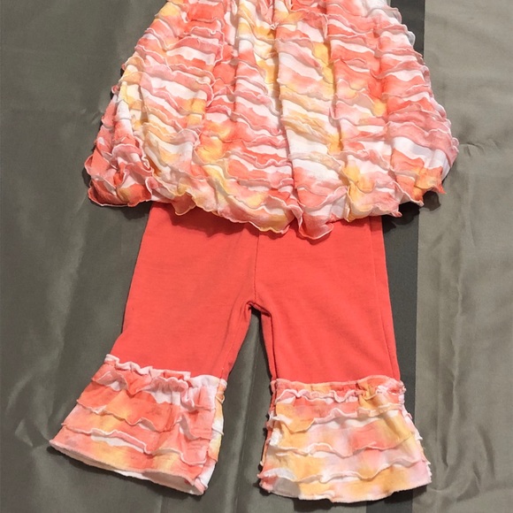 NWOT Multi-color Ruffle Top & Capri - Picture 4 of 4